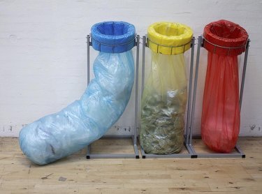 residuos organizados con soportes y bolsas Infinity