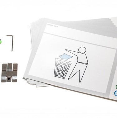 kit adicional con señales de residuos y un cuchillo